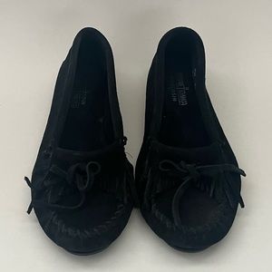 Minnetonka Black Kilty Hardsole size 8.5